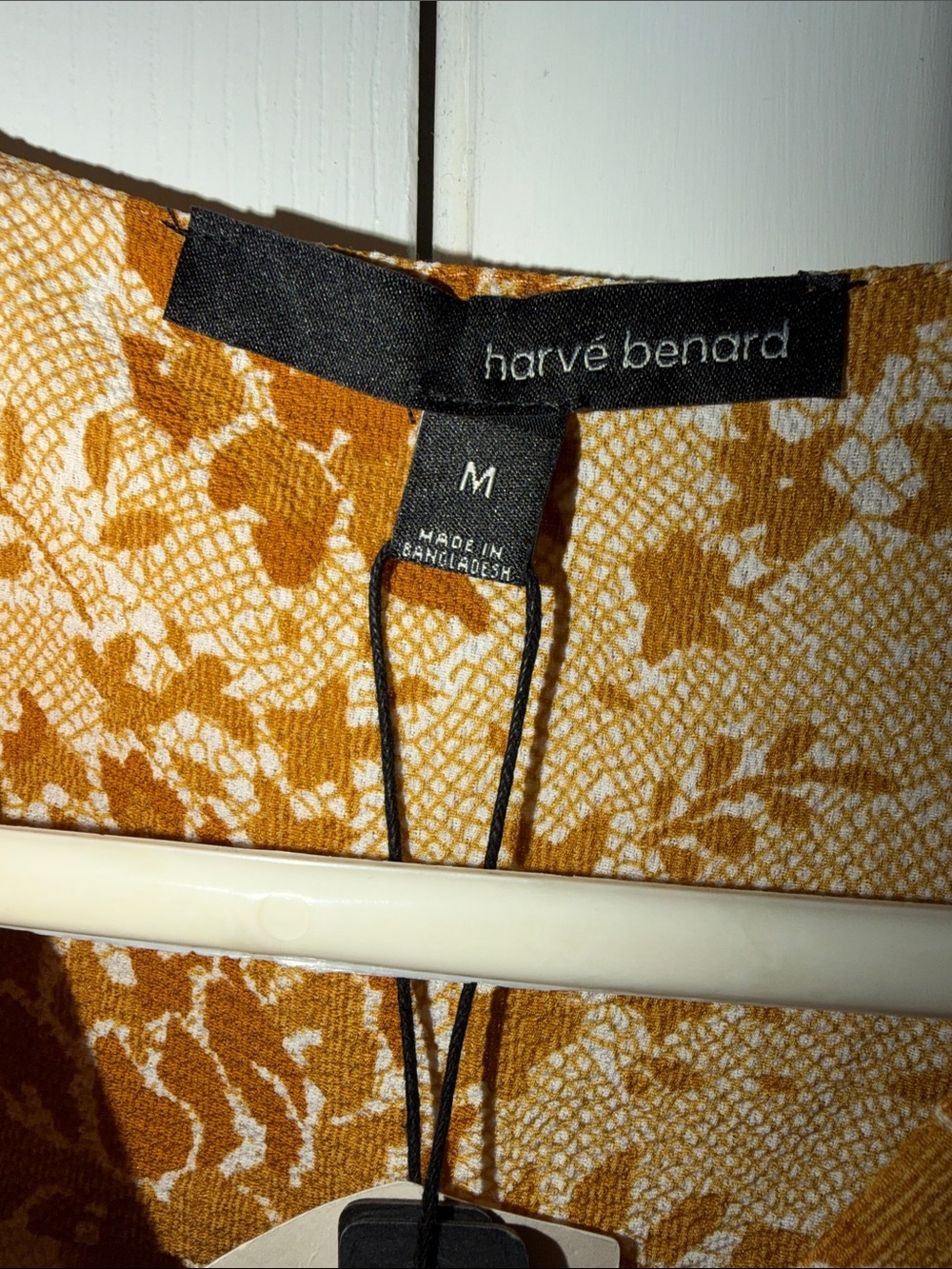 Harve Bernard ~ Gold Lace Floral Wrap Top Size Medium NWT $69 - Picture 4 of 6